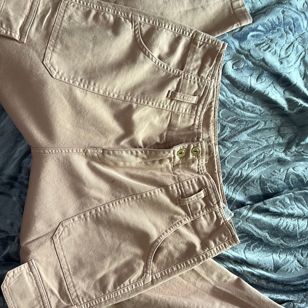 Brand: guess. Light pinkish cargo pants with pockets size 6